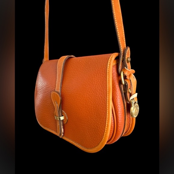 Vintage Dooney and Bourke burnt orange Saddle Crossbody Bag - Picture 4 of 9
